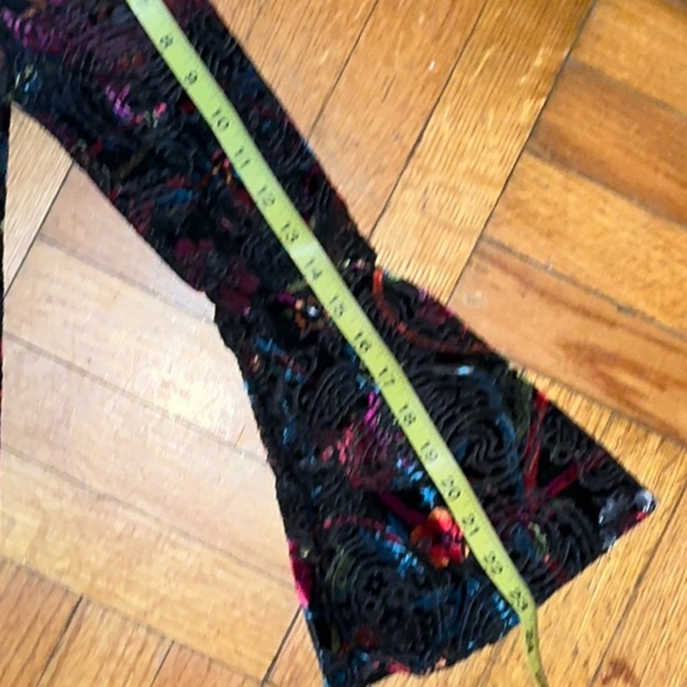 Beautiful Black Dress from eci. Size M. Black Velvet with beautiful colors. - Picture 9 of 10